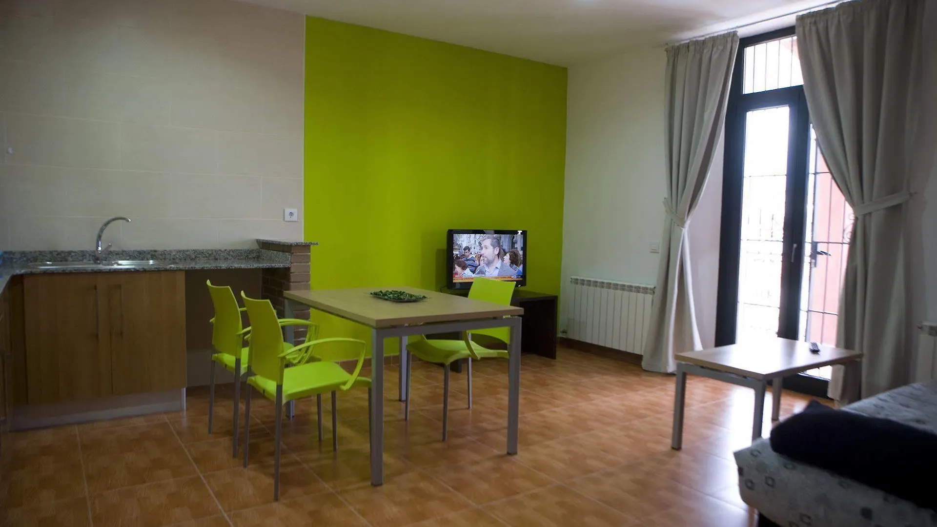 Aparthotel Can Gallart Santa Coloma De Farners 3*,